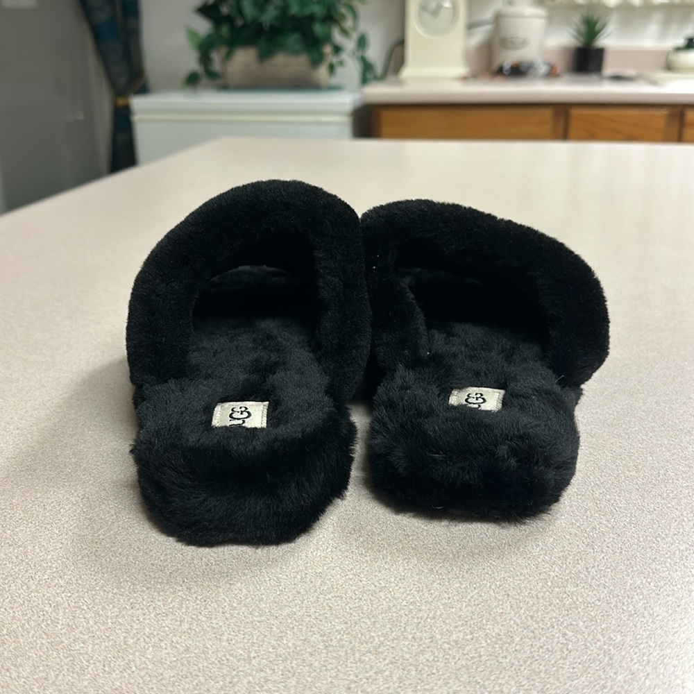 Ugg Slippers - Picture 3 of 3